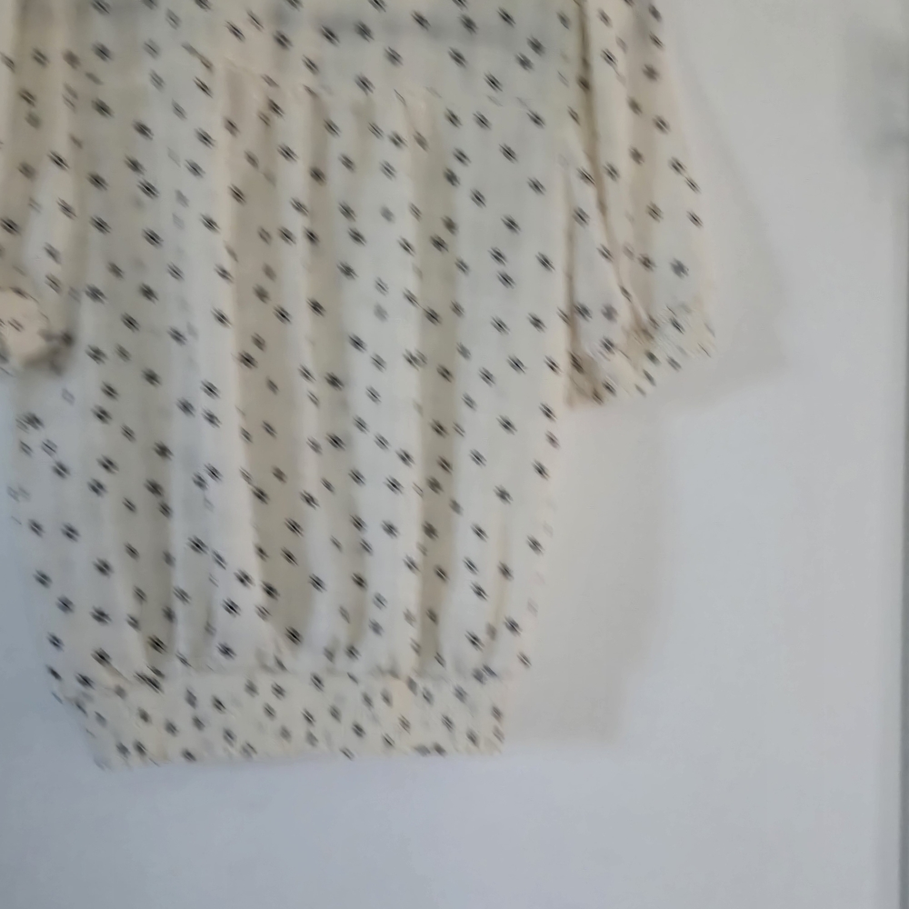 Mine Cream and Black Floral Blouse - Picture 4 of 4